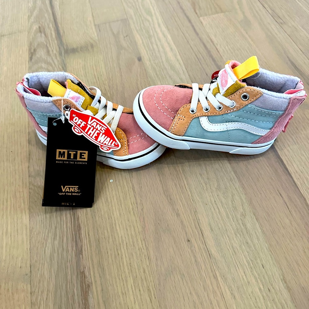 NWT! Vans MTE insulated high top sneakers. Toddler size 7. Great for bad weather